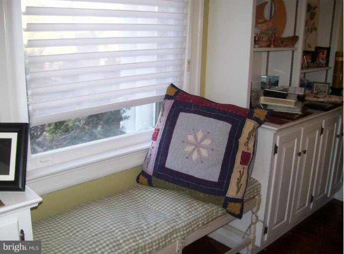 1013 Windsor Road Pikesville, MD 21208 - Photo 3 of 27 Cozy window seat
