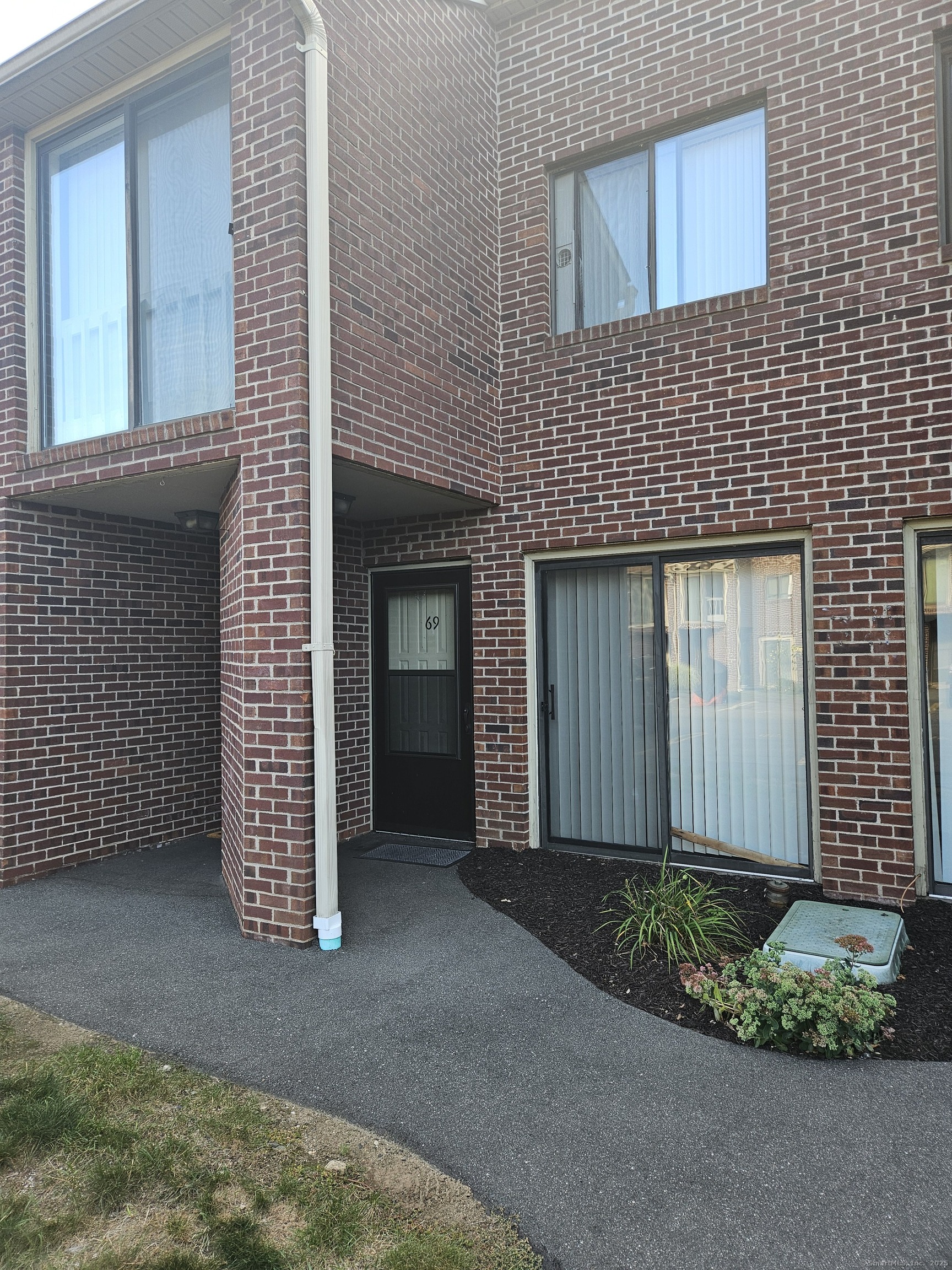 279 Redstone Hill Road, Unit 69 Bristol, CT 06010 - Photo 1 of 1