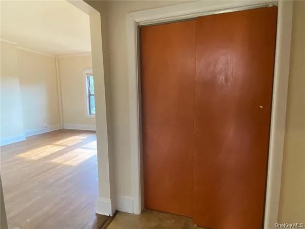 $2,200 | 176 Colonial Parkway, Unit 2N, Yonkers, NY 10710