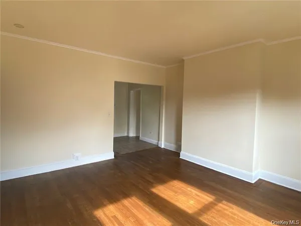 $2,200 | 176 Colonial Parkway, Unit 2N, Yonkers, NY 10710