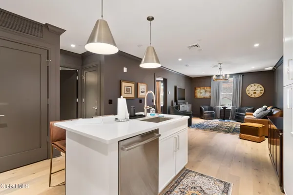 $5,500 | 19 Washington Street, Unit 252 B2, Saratoga Springs, NY 12866