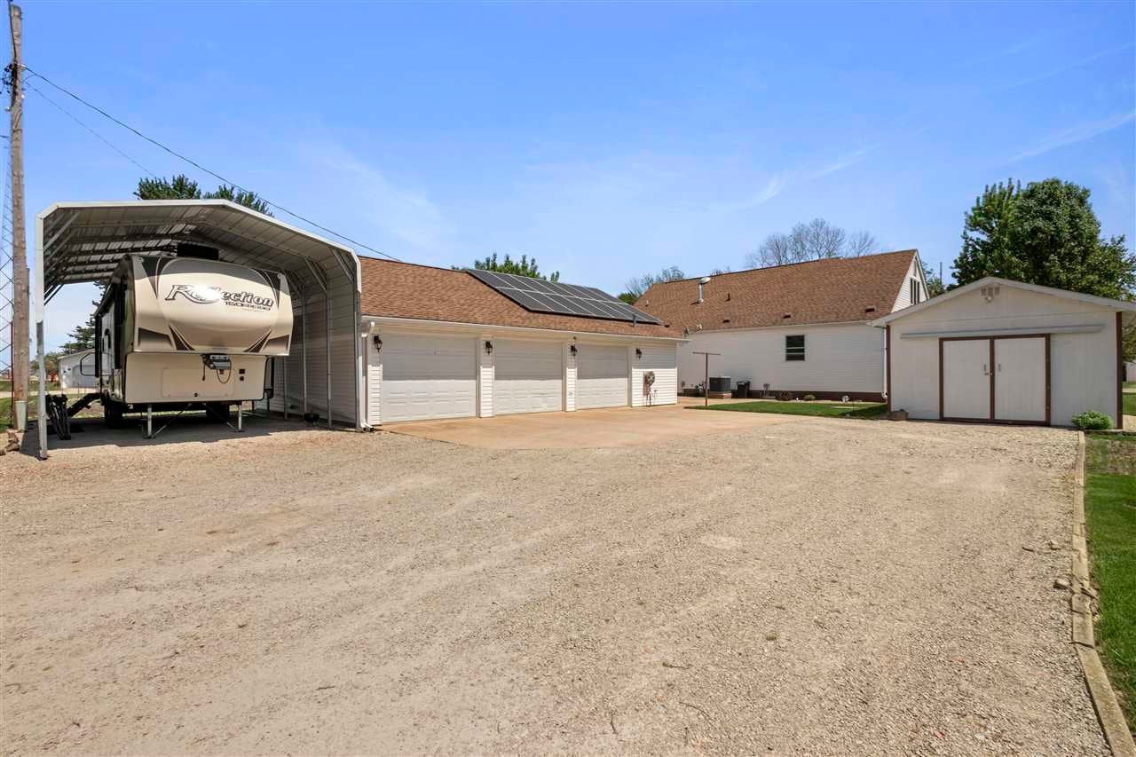 716 University Street Donnellson, IA 52625 - Photo 2 of 29 Gallery Image 2