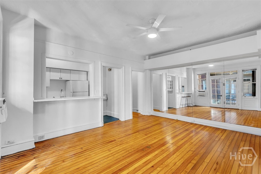 24 East Liberty, Unit 42 Savannah, GA 31401 - Photo 17 of 44 Lots of light