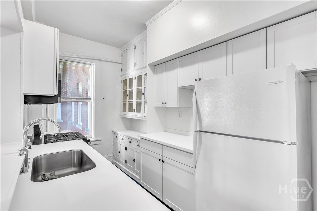 24 East Liberty, Unit 42 Savannah, GA 31401 - Photo 21 of 44 New cabinets and counters