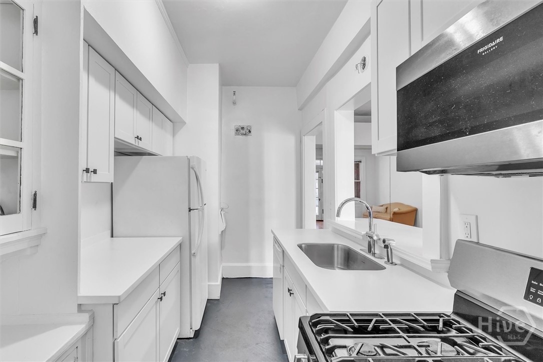 24 East Liberty, Unit 42 Savannah, GA 31401 - Photo 23 of 44 Kitchen