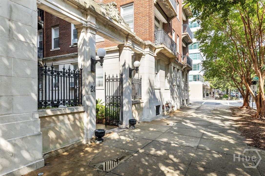 24 East Liberty, Unit 42 Savannah, GA 31401 - Photo 42 of 44 Sidewalk view