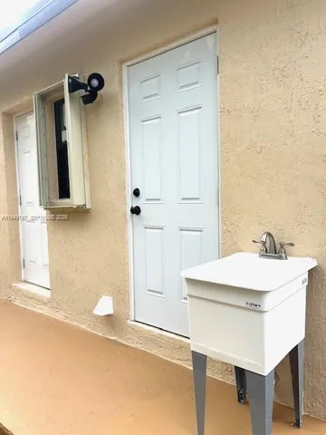 $328,500 | 832 Northwest 16th Terrace, Fort Lauderdale, FL 33311