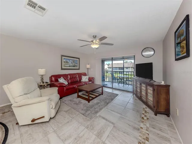 $279,900 | 345 3 Lakes Lane, Unit B, Venice, FL 34285