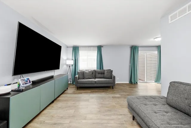 $275,000 | 1011 Sandpiper Court, Bartlett, IL 60103