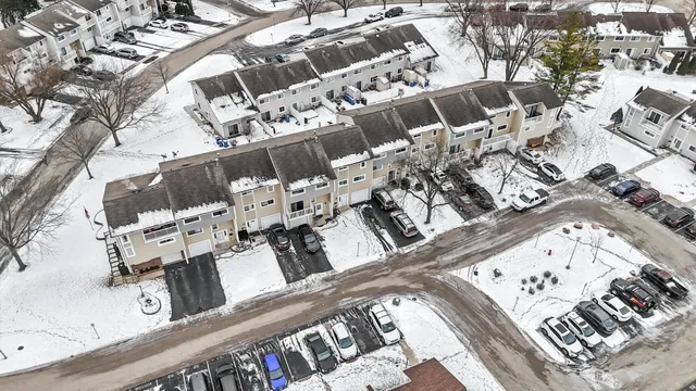 $275,000 | 1011 Sandpiper Court, Bartlett, IL 60103