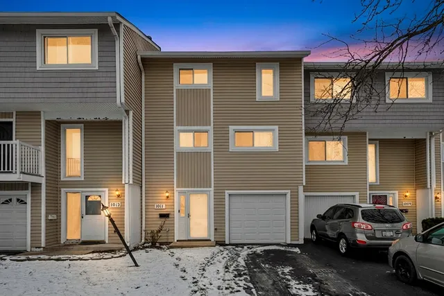 $275,000 | 1011 Sandpiper Court, Bartlett, IL 60103