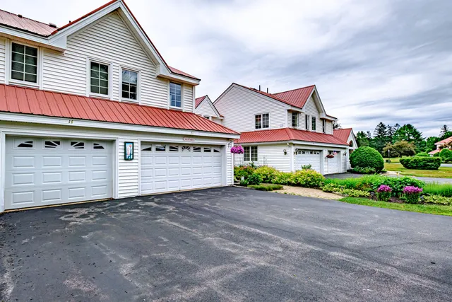 $525,000 | 13 Muirfield Drive, Unit 13, Bridgton, ME 04009