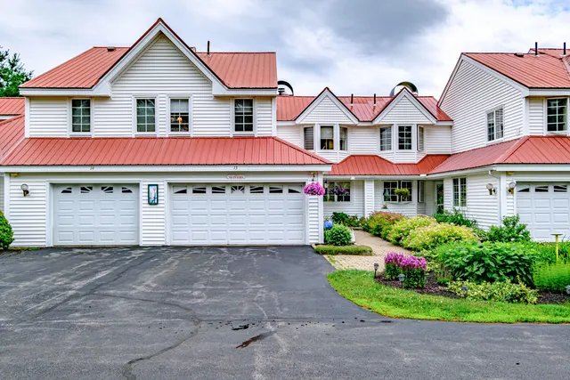 $525,000 | 13 Muirfield Drive, Unit 13, Bridgton, ME 04009