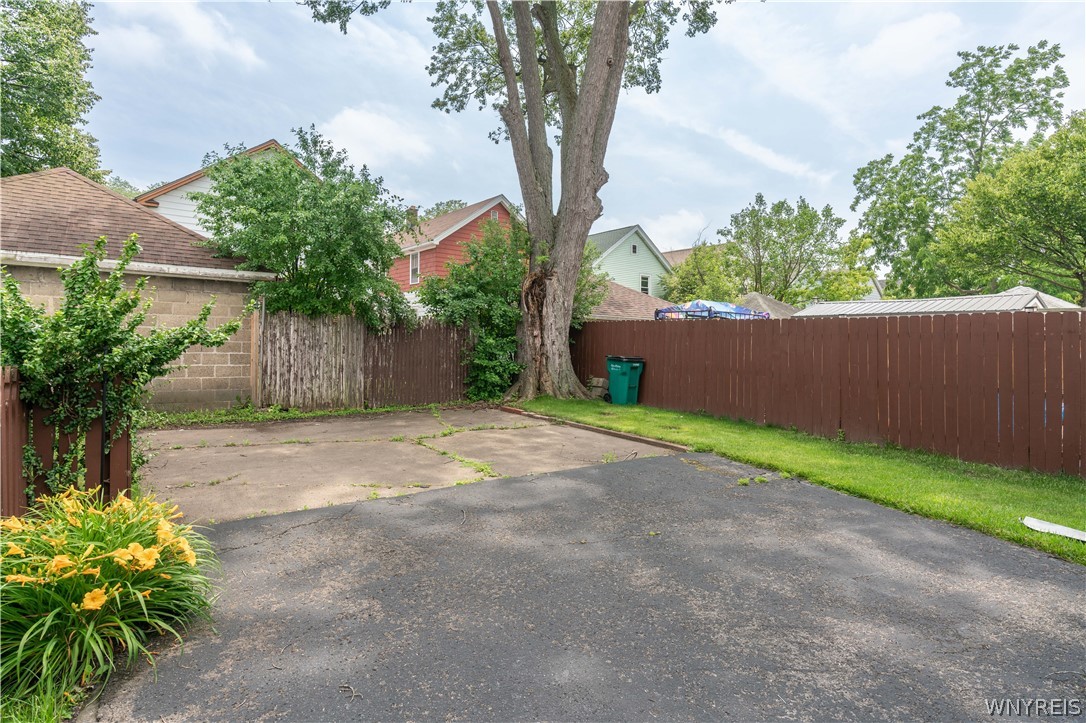 247 Rounds Avenue Buffalo, NY 14215 - Photo 31 of 37 Partial fence