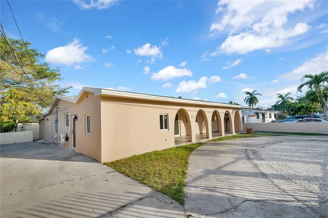 $1,600 | 4701 Southwest 104th Court, Unit 2, Miami, FL 33165