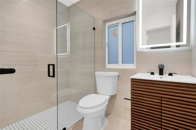 $1,600 | 4701 Southwest 104th Court, Unit 2, Miami, FL 33165