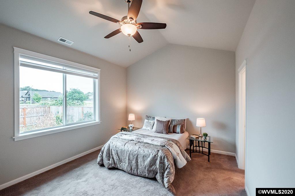 380 Clover Ridge Road Northeast Albany, OR 97322 - Photo 12 of 38