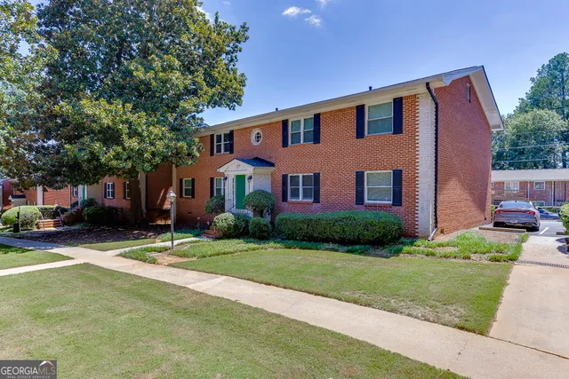$235,000 | 4282 Roswell Road Northwest, Unit D2, Atlanta, GA 30342