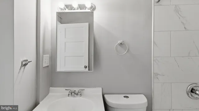 $400,000 | 5900 Eastpine Drive, Riverdale, MD 20737