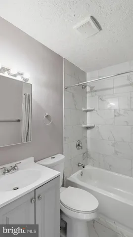 $400,000 | 5900 Eastpine Drive, Riverdale, MD 20737