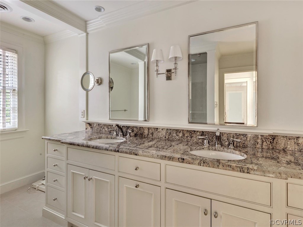 3900 Timber Ridge Road Midlothian, VA 23112 - Photo 27 of 44 a bathroom with a sink and a mirror