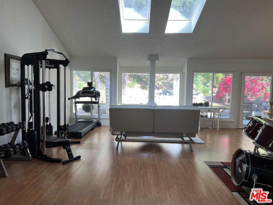 19147 Doral Place Porter Ranch, CA 91326 - Photo 5 of 14