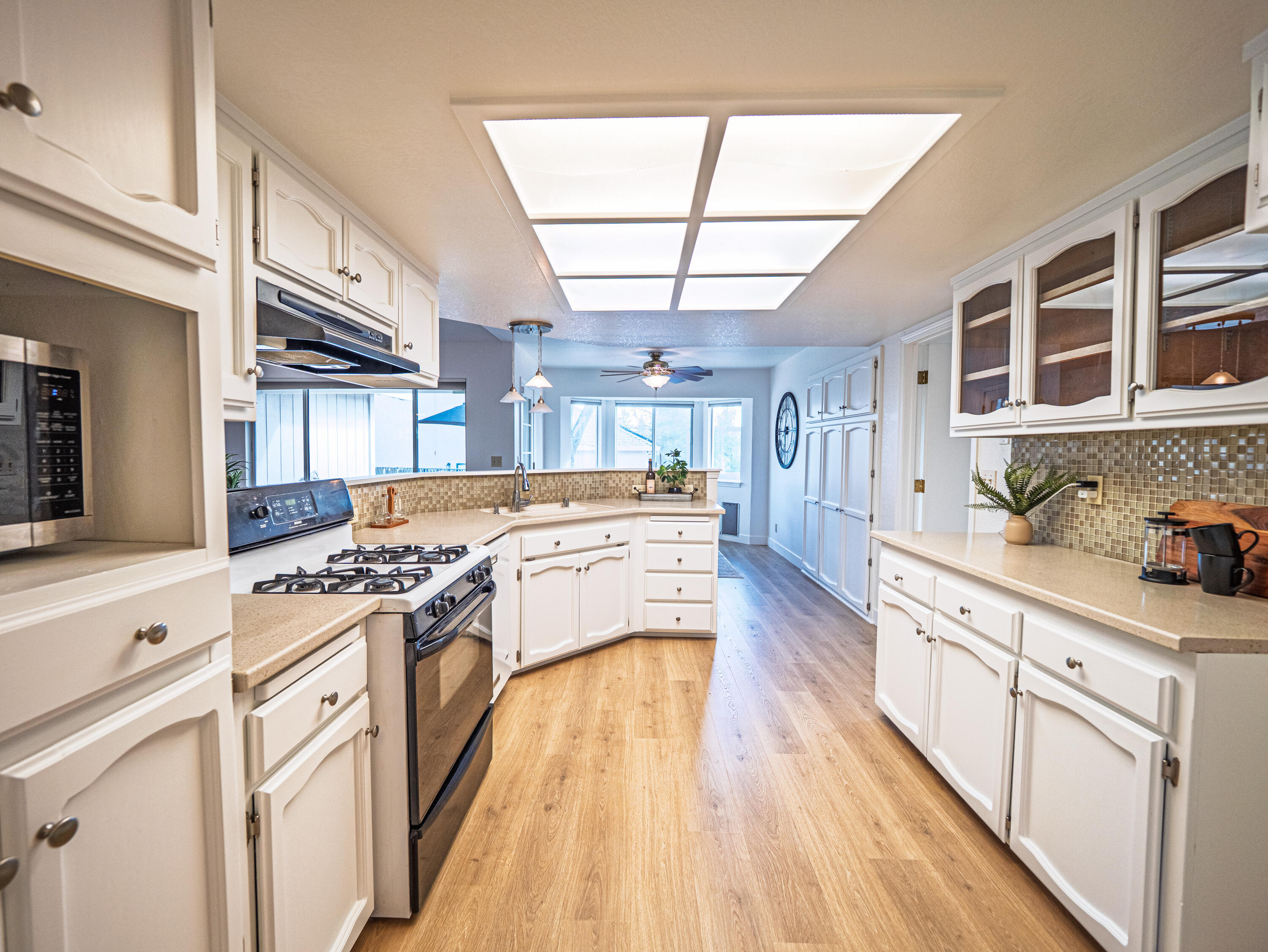 7331 Jonella Way Redding, CA 96003 - Photo 13 of 42 JR_Janelle_030226-13