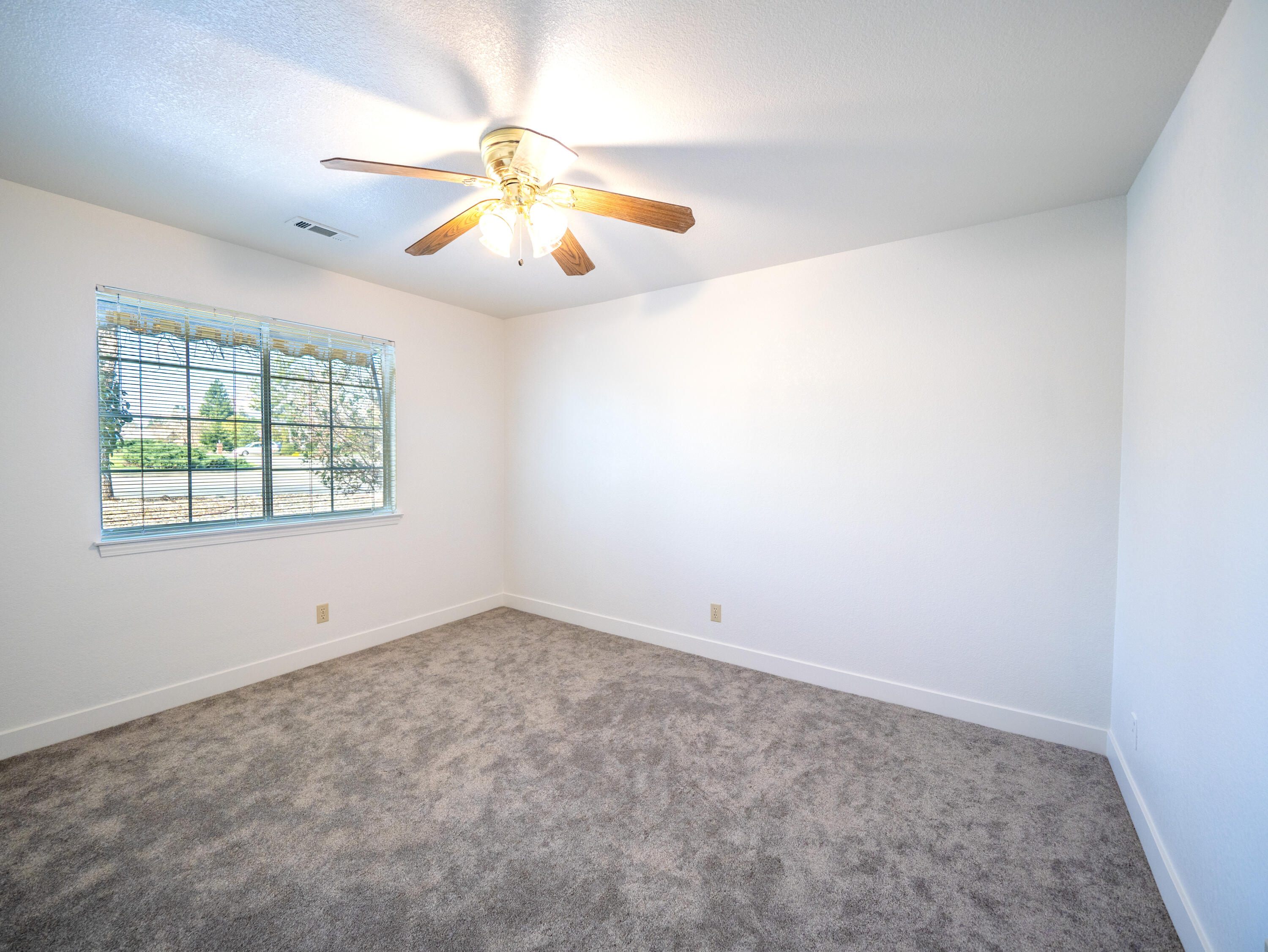 7331 Jonella Way Redding, CA 96003 - Photo 26 of 42 JR_Janelle_030226-19