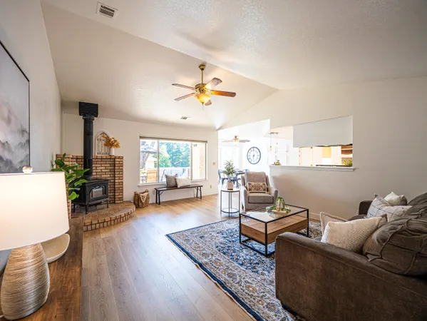 $460,000 | 7331 Jonella Way, Redding, CA 96003