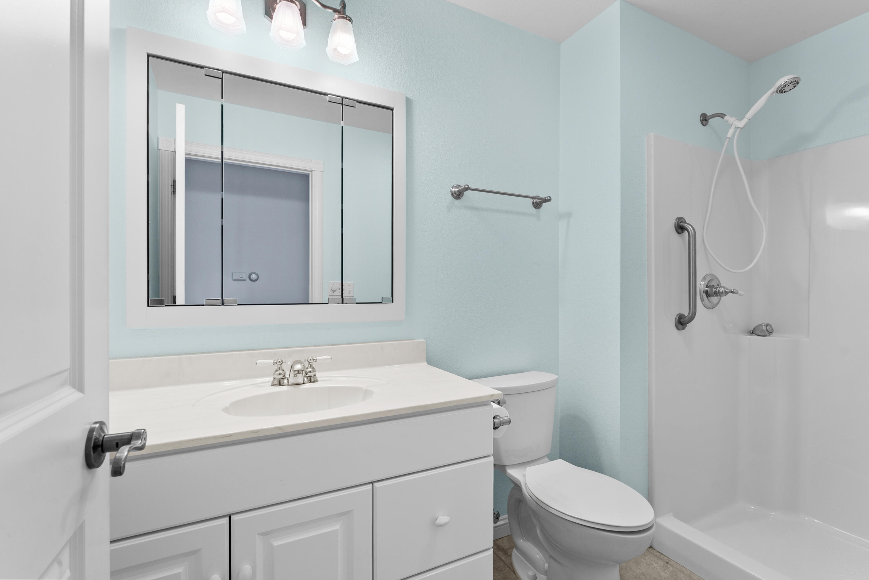 3919 Golfview Drive Two Rivers, WI 54241 - Photo 12 of 31 Main bath