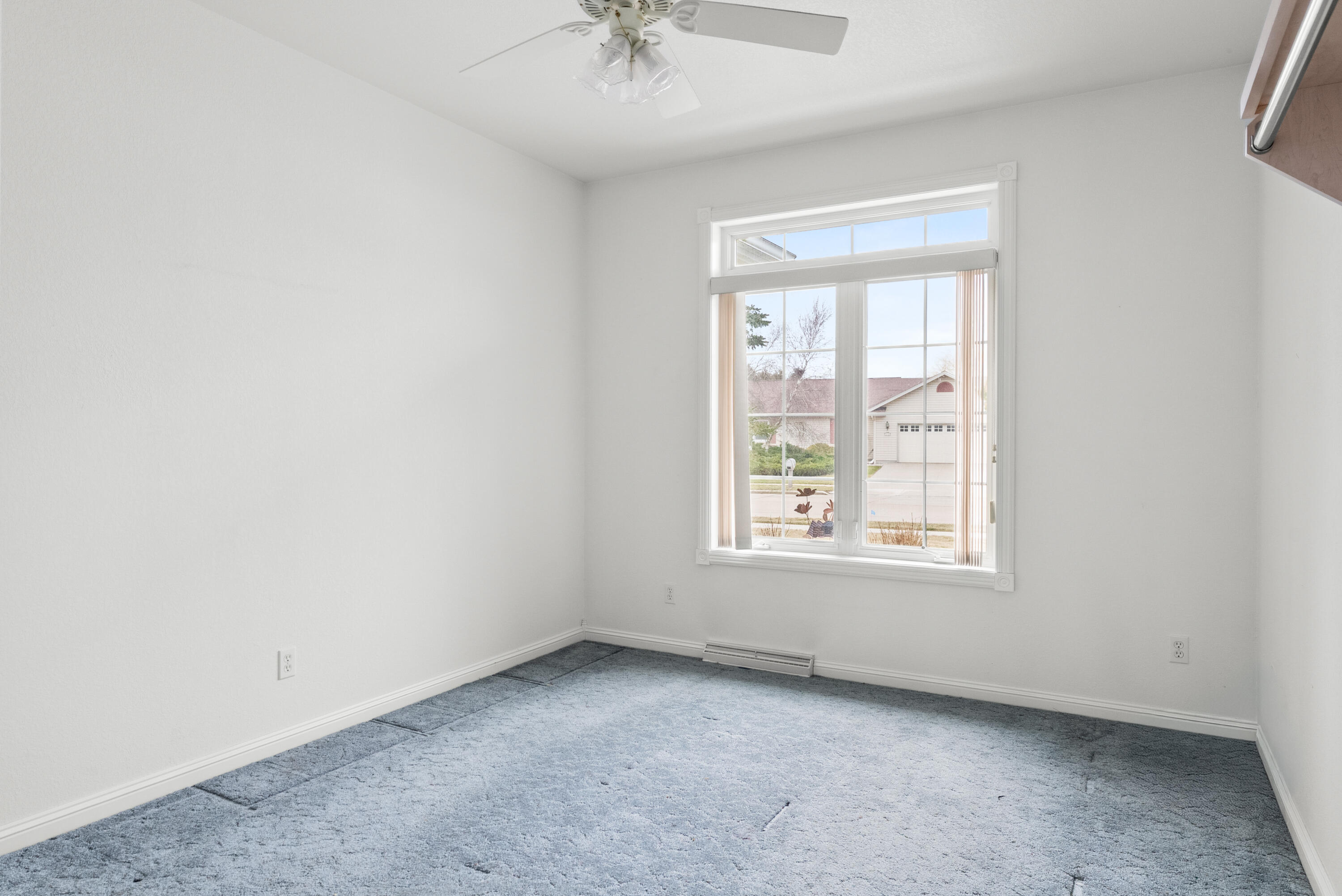 3919 Golfview Drive Two Rivers, WI 54241 - Photo 17 of 31 Dining room