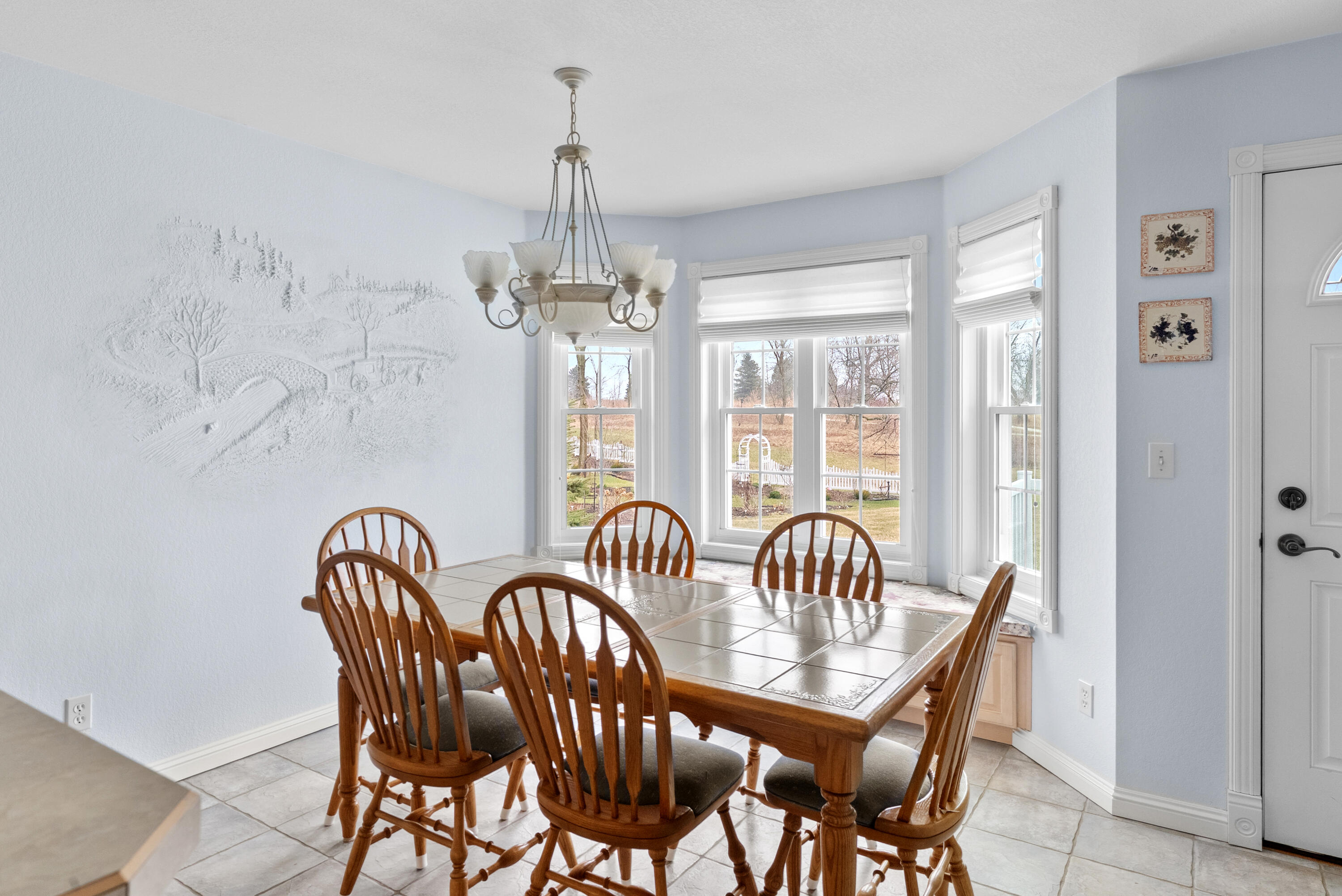 3919 Golfview Drive Two Rivers, WI 54241 - Photo 21 of 31 Dining area