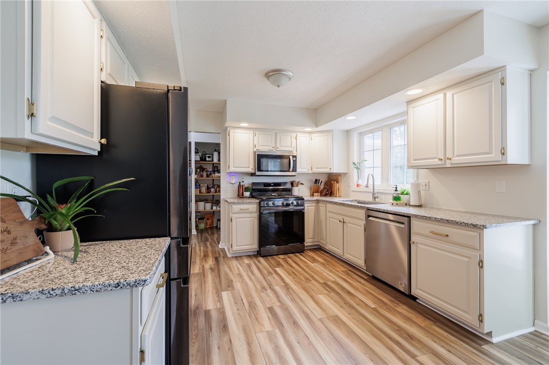 1329 Klem Road Webster, NY 14580 - Photo 6 of 30