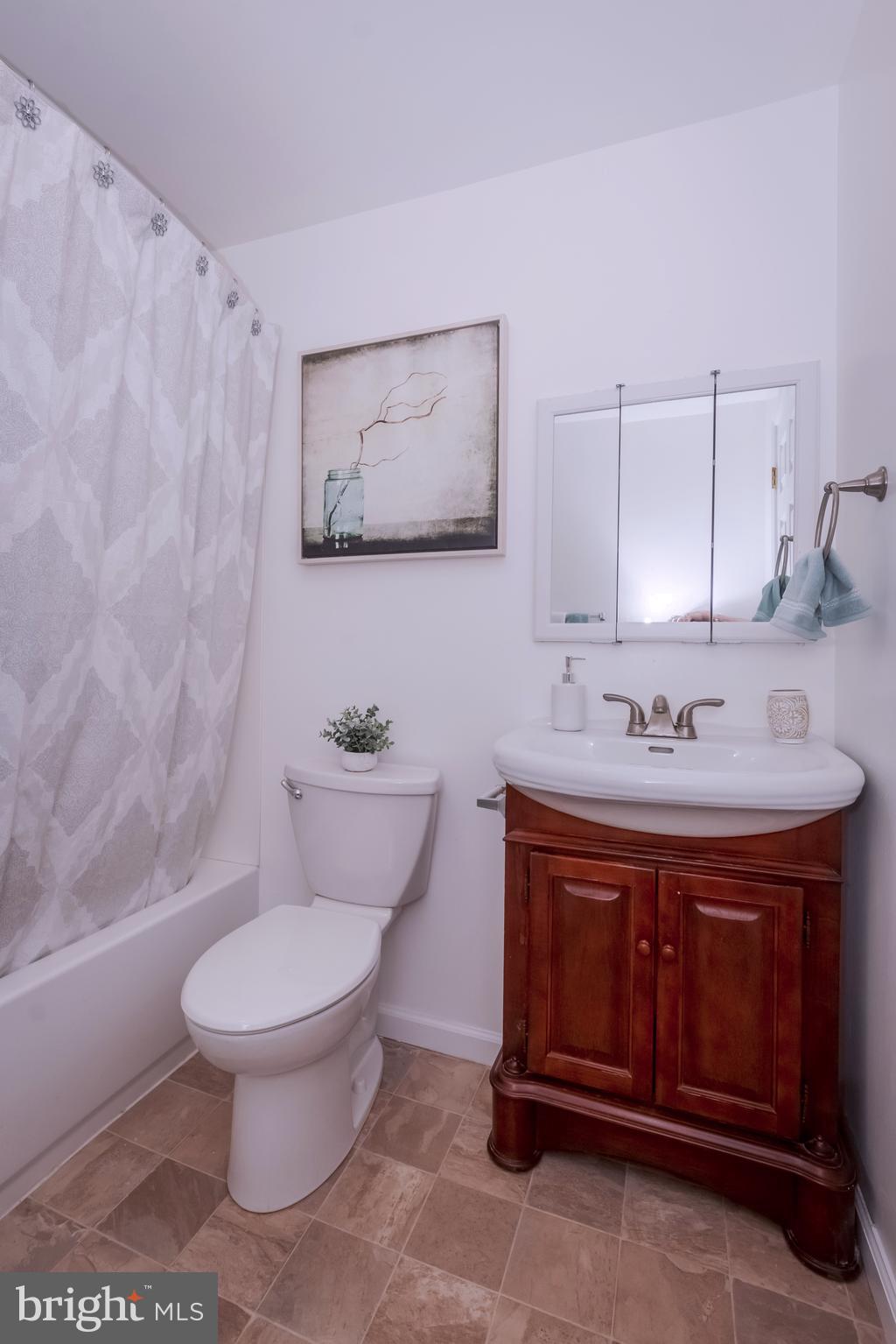 3945 North Point Road Dundalk, MD 21222 - Photo 13 of 31 1st Bathroom