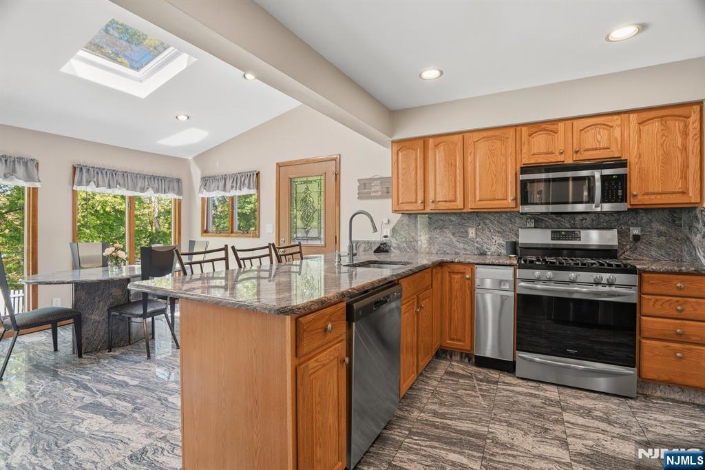 262 Timber Drive Berkeley Heights, NJ 07922 - Photo 10 of 45