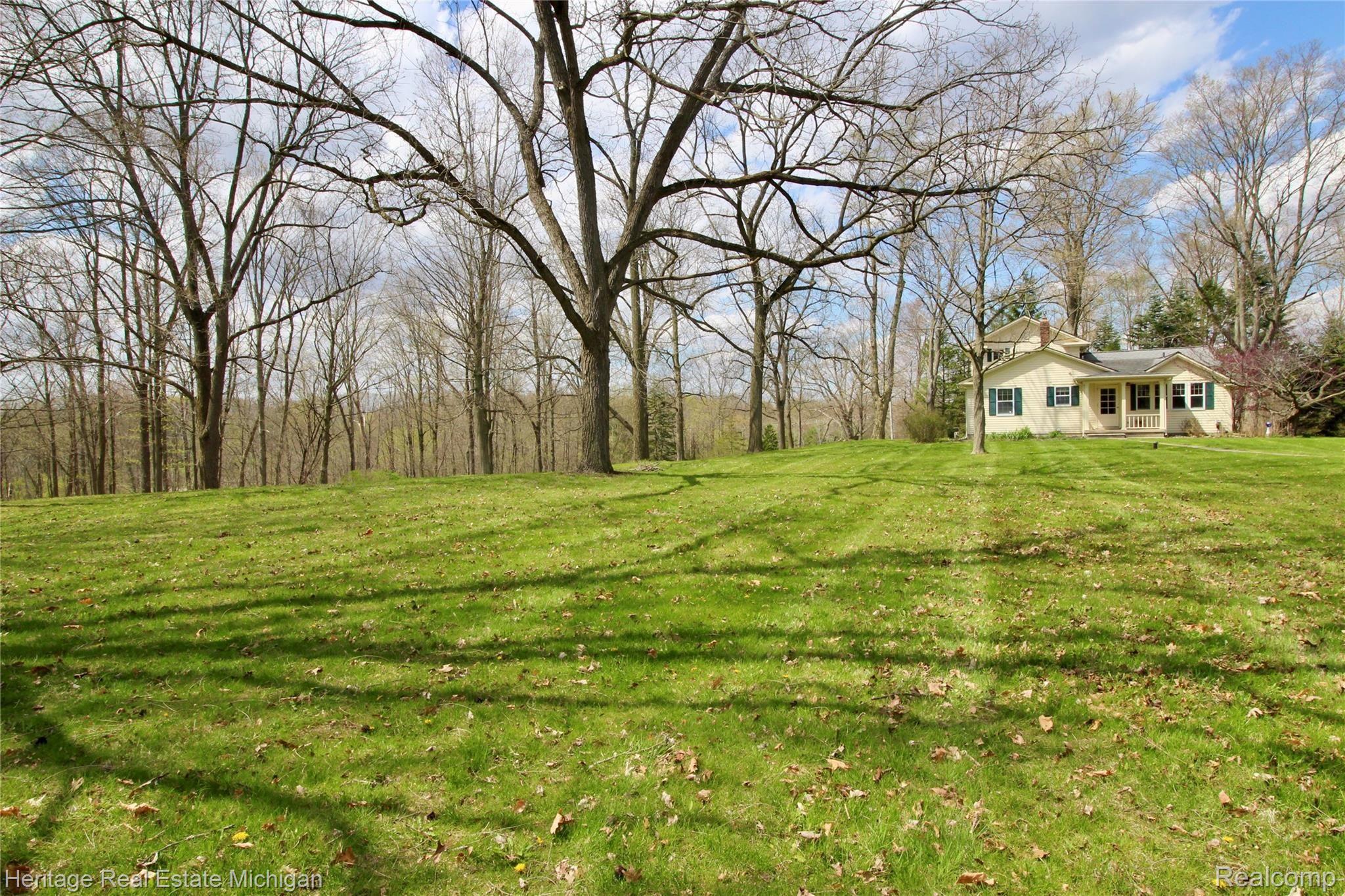 2250 Faussett Road Howell, MI 48855 - Photo 31 of 49 Yard view