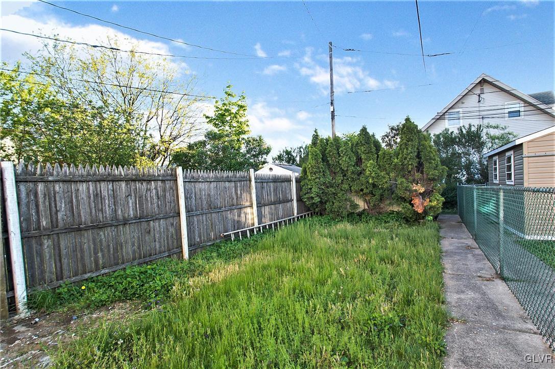 917 High Street Bethlehem, PA 18018 - Photo 25 of 25 a view of a backyard with wooden fence