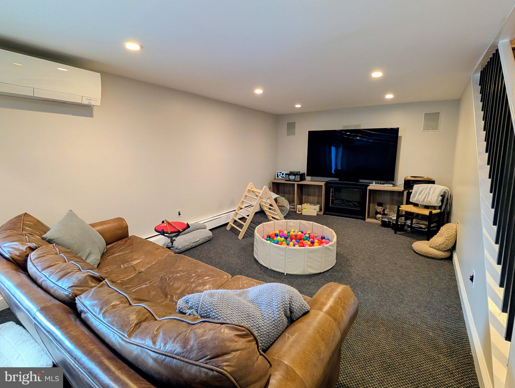 10106 Greenock Road Silver Spring, MD 20901 - Photo 13 of 19 Cozy family room with playful vibes.