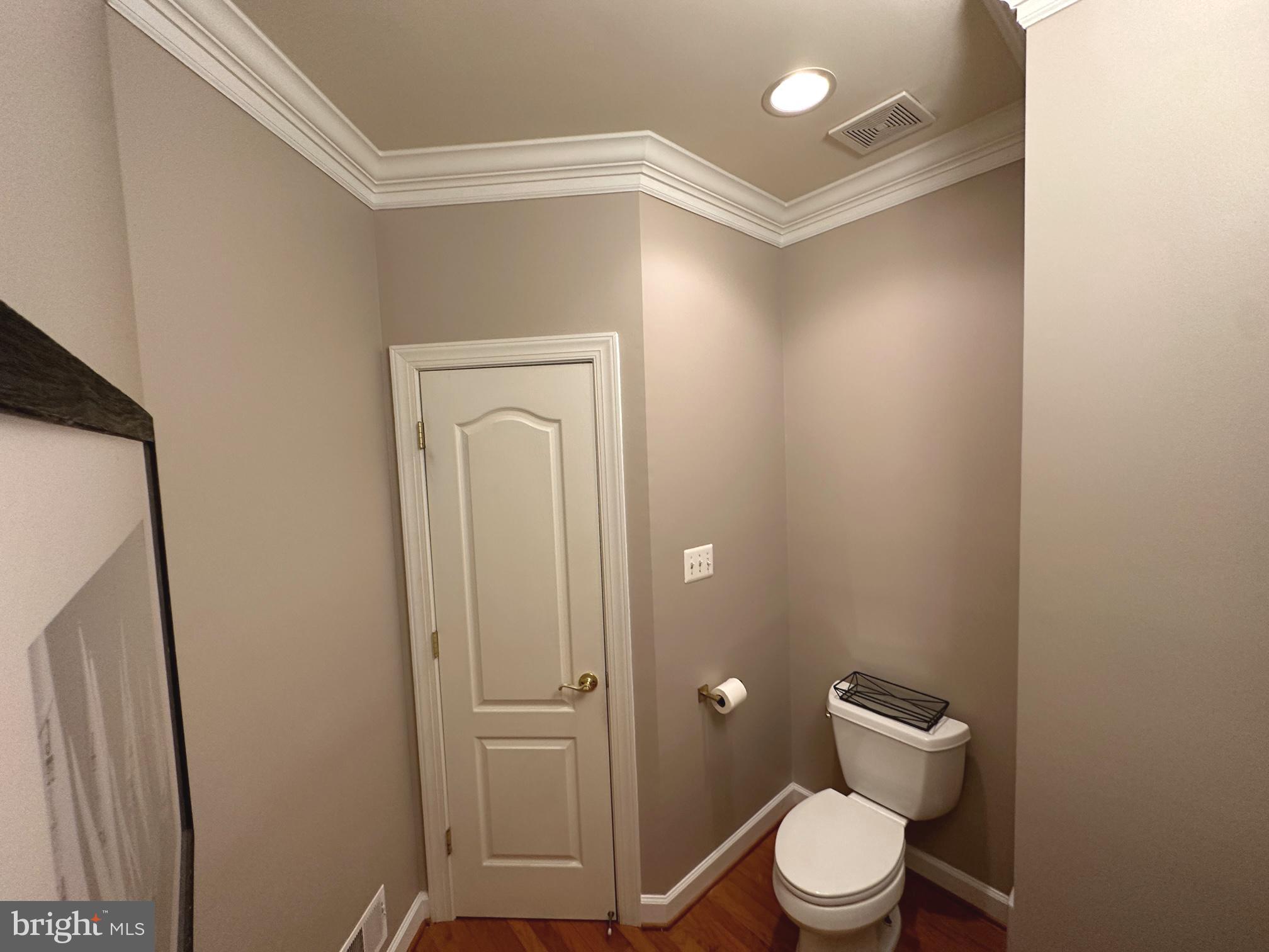 704 Childs Point Road Annapolis, MD 21401 - Photo 14 of 40 half bath main floor