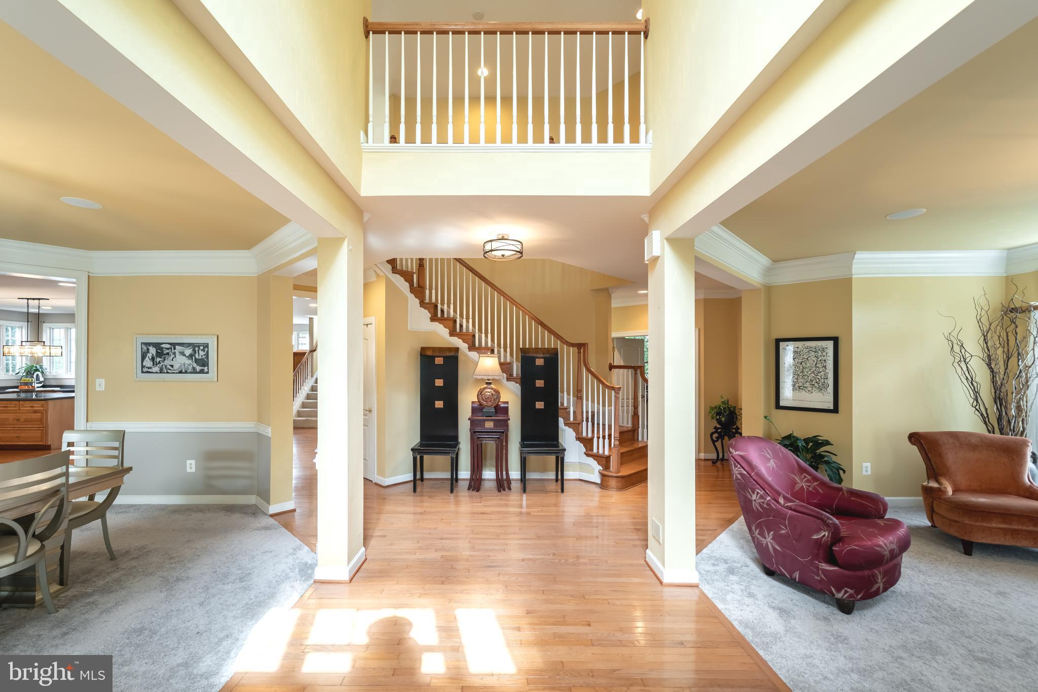 704 Childs Point Road Annapolis, MD 21401 - Photo 3 of 40 foyer