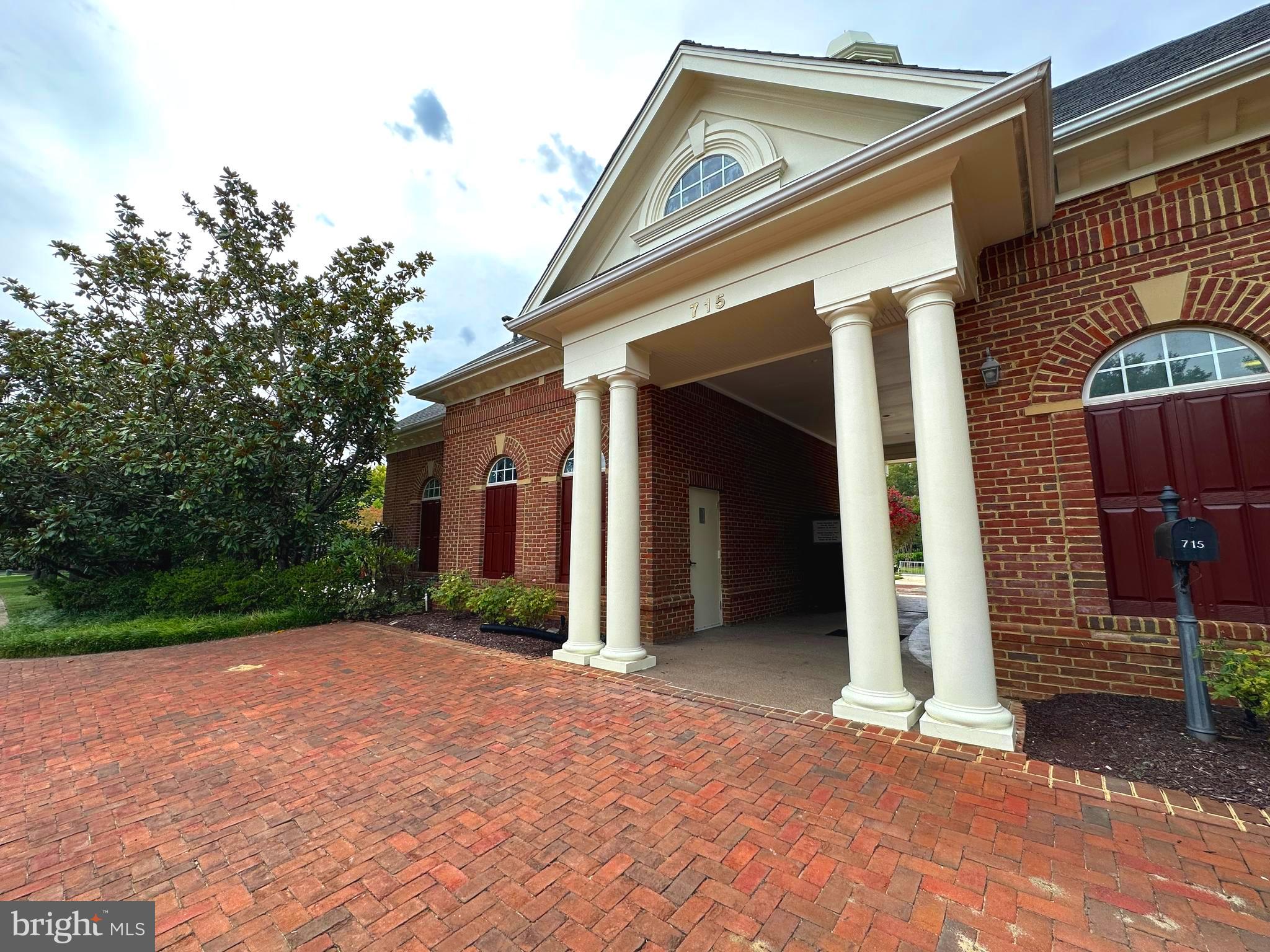 704 Childs Point Road Annapolis, MD 21401 - Photo 38 of 40 community pool house