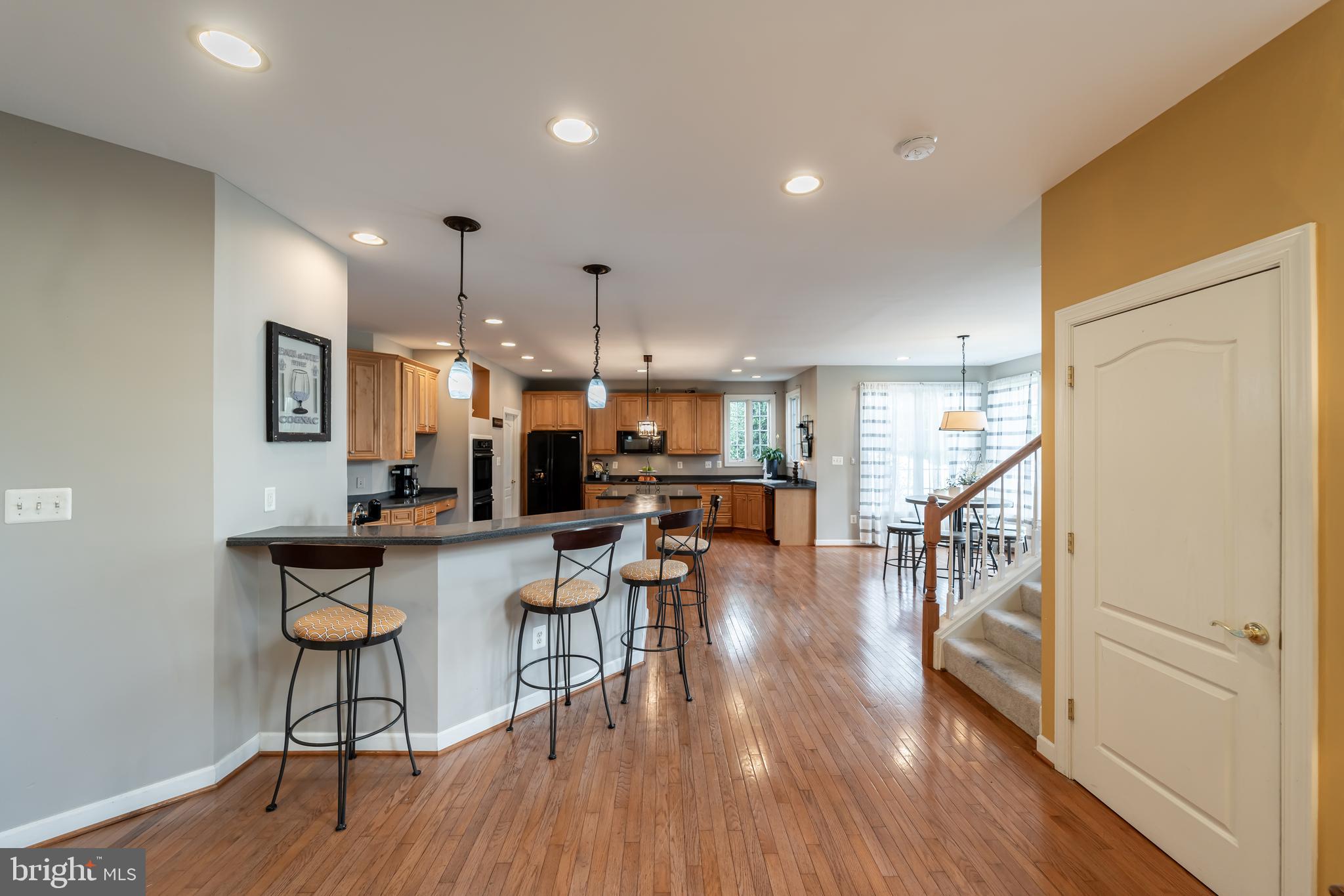 704 Childs Point Road Annapolis, MD 21401 - Photo 5 of 40 open kitchen w bar
