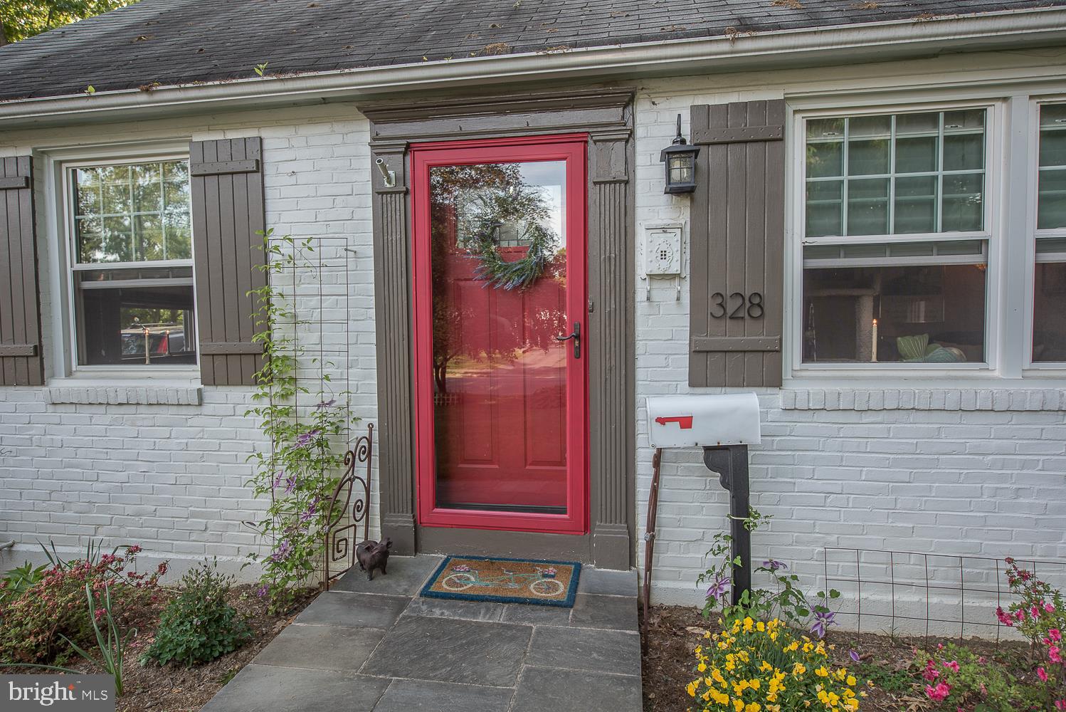 328 Garden Road Springfield, PA 19064 - Photo 1 of 22 FRONT VIEW