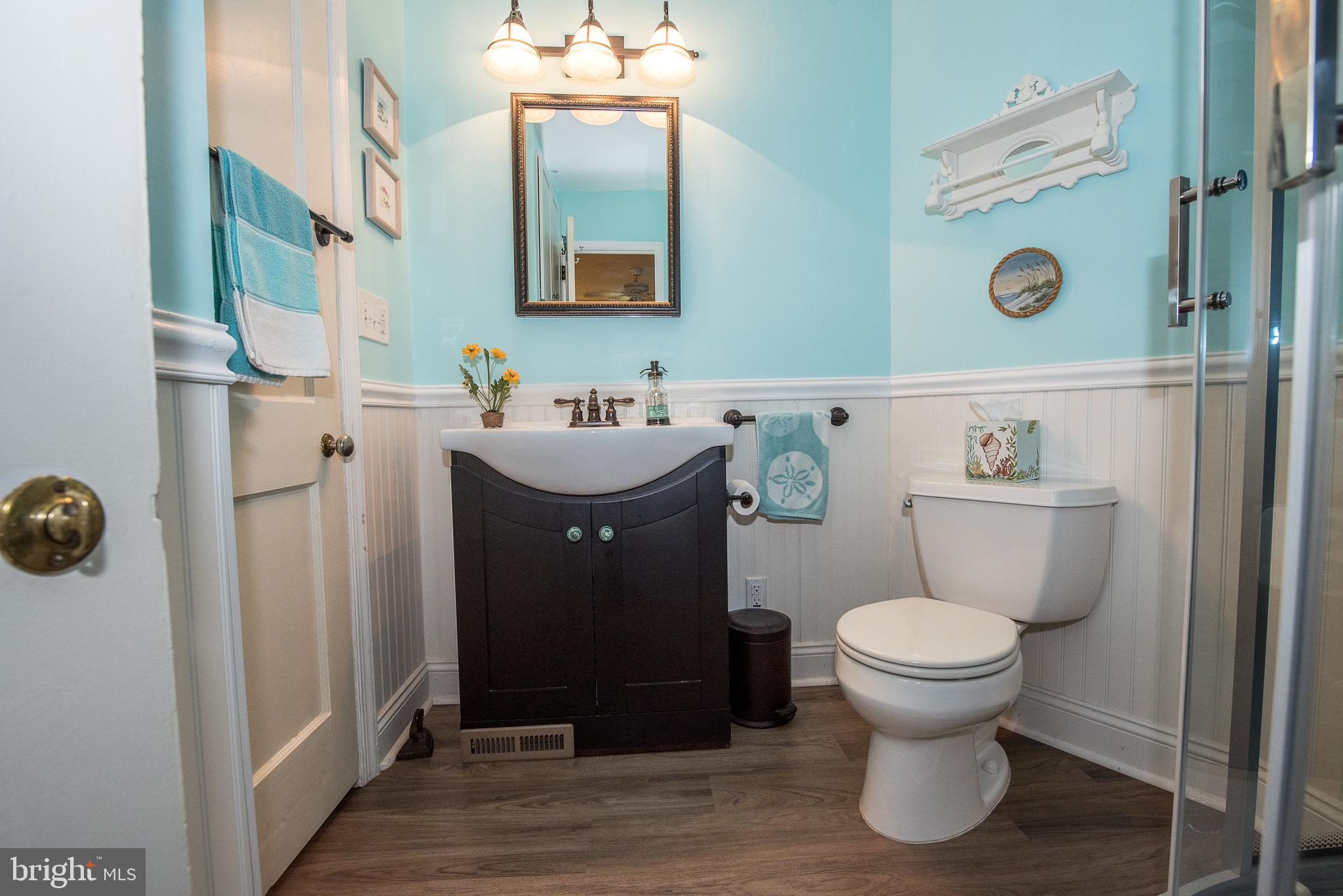 328 Garden Road Springfield, PA 19064 - Photo 13 of 22 FIRST FLOOR FULL BATH