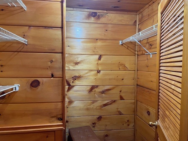 911 Summit Way Blairsville, GA 30512 - Photo 13 of 15 a bathroom with a shower