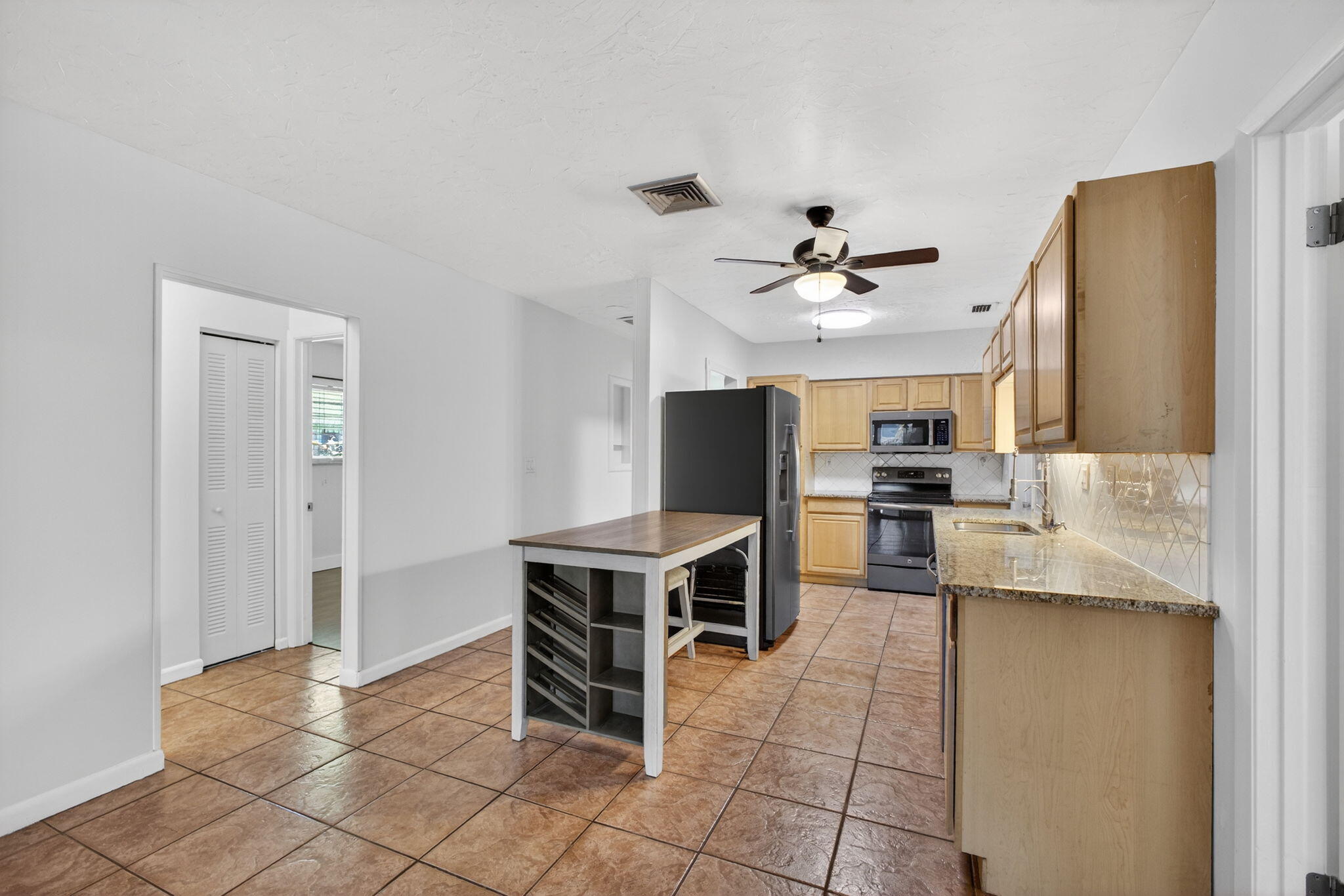 4914 Pine Knoll Way Stuart, FL 34997 - Photo 13 of 54 12-web-or-mls-5D1A4456