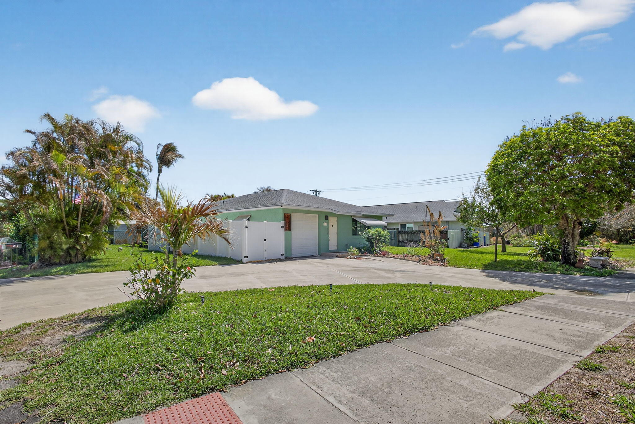 4914 Pine Knoll Way Stuart, FL 34997 - Photo 4 of 54 2-web-or-mls-5D1A4506