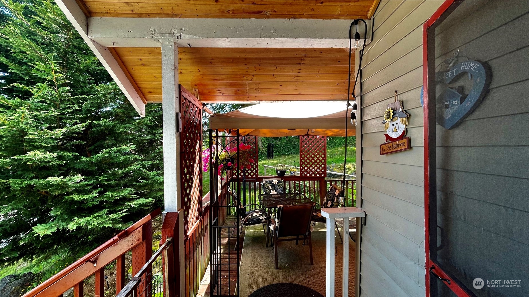 623 2nd Avenue Aberdeen, WA 98520 - Photo 25 of 40 a view of outdoor space with seating area