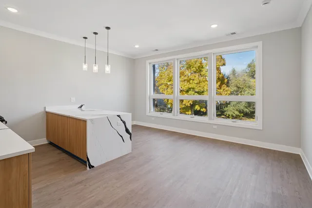 $2,500 | 4839 West Huron Street, Unit 1, Chicago, IL 60644