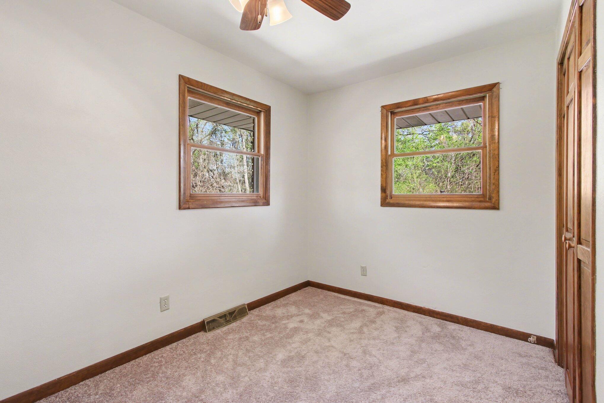 5569 Center Street Chesterton, IN 46304 - Photo 11 of 27 2038x1359